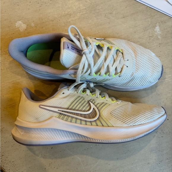 Nike Shoes - Nike running shoes